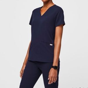 Figs Casma Three-Pocket Scrub Top Navy XS